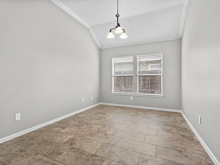 12719 Hart Hollow Ln — Photo 13