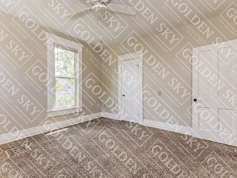 316 N Vine St — Photo 11