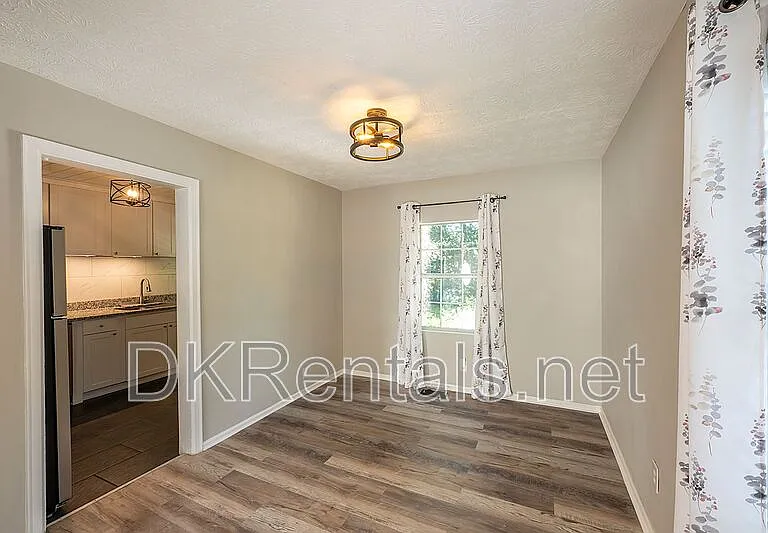 2874 Blount St — Photo 15