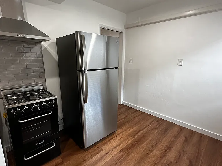 323 N Chevy Chase Dr #A — Photo 11