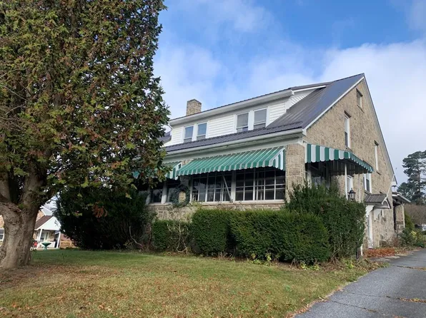 1064 W Main St, Somerset, PA 15501