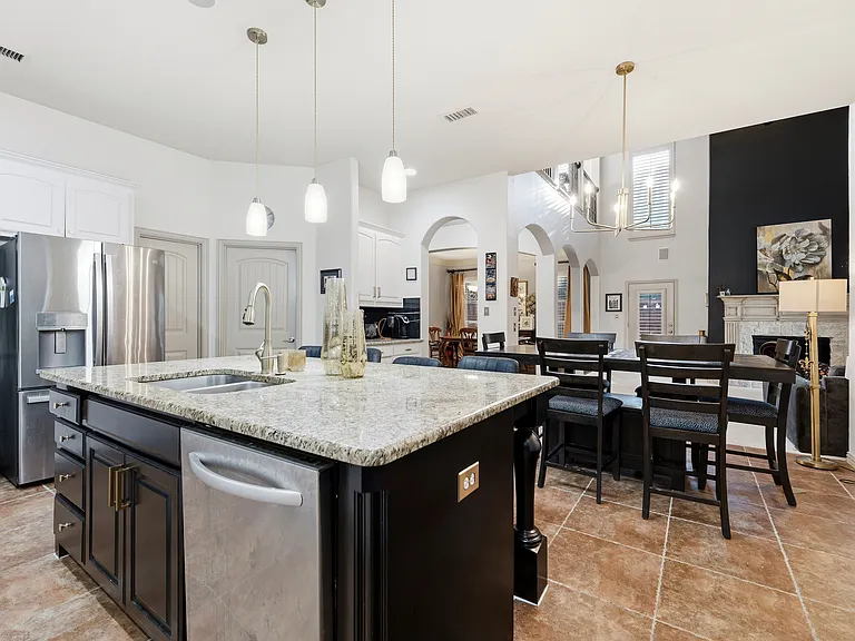 2948 Clearfork Trl — Photo 36
