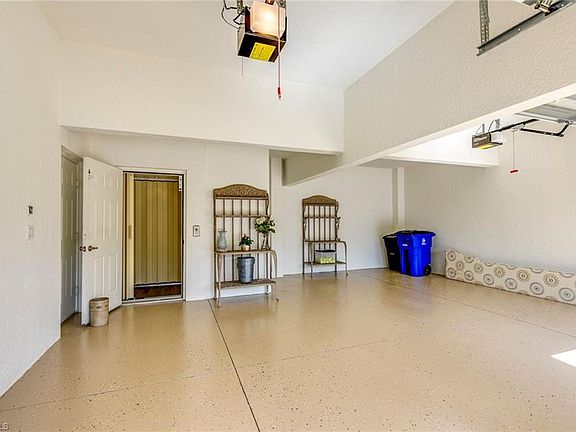 4th image of 10332 Autumn Breeze Dr APT 201