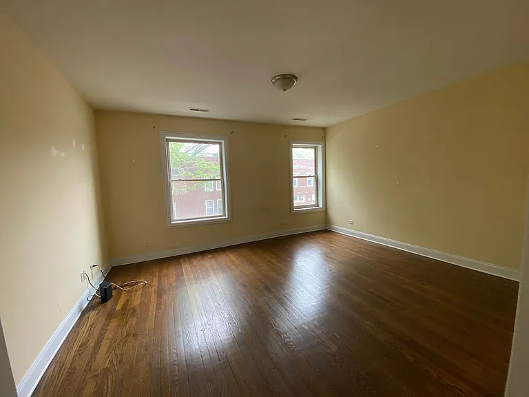 4006-4008 N Hamlin Ave — Photo 3