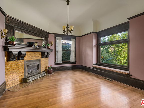 2nd image of 1049 Elden Ave