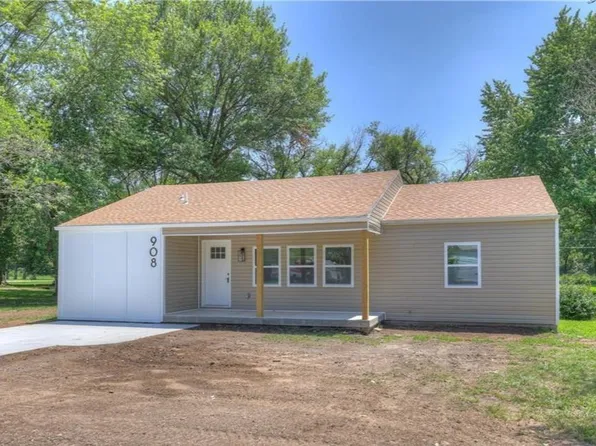 908 Turner Rd, Pittsburg, KS 66762
