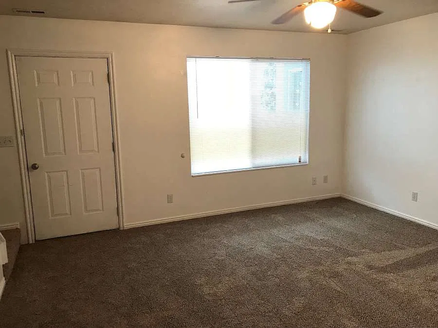 2 bed, 1159 sqft, $1,050 — Photo 2