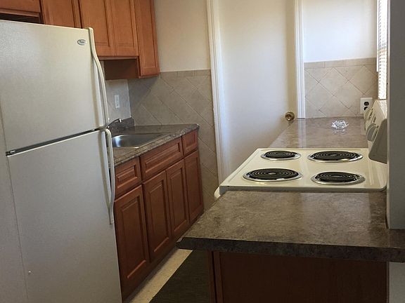 2nd image of 14 Smith St APT 2