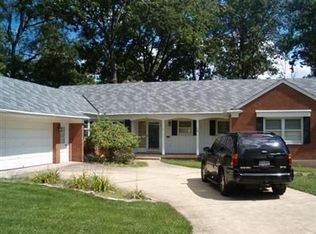15 Sandalwood Ter, Hamilton, OH 45013