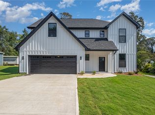 113 Charles St, Easley, SC 29640