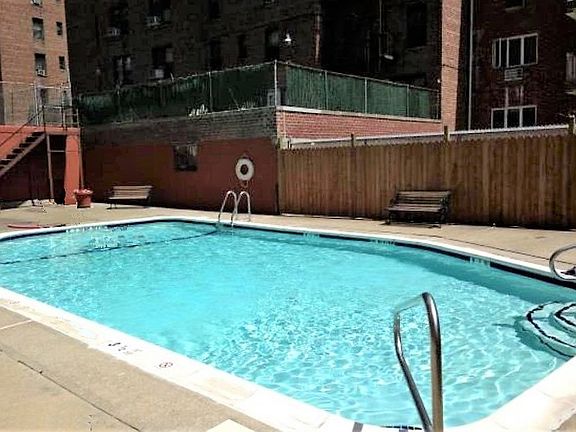 5th image of 1855 E 12th St APT 5-D