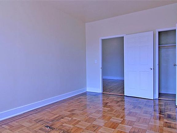 3rd image of 2300 Grand Ave