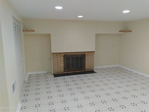 2nd image of 35143 Beacon Hill Dr