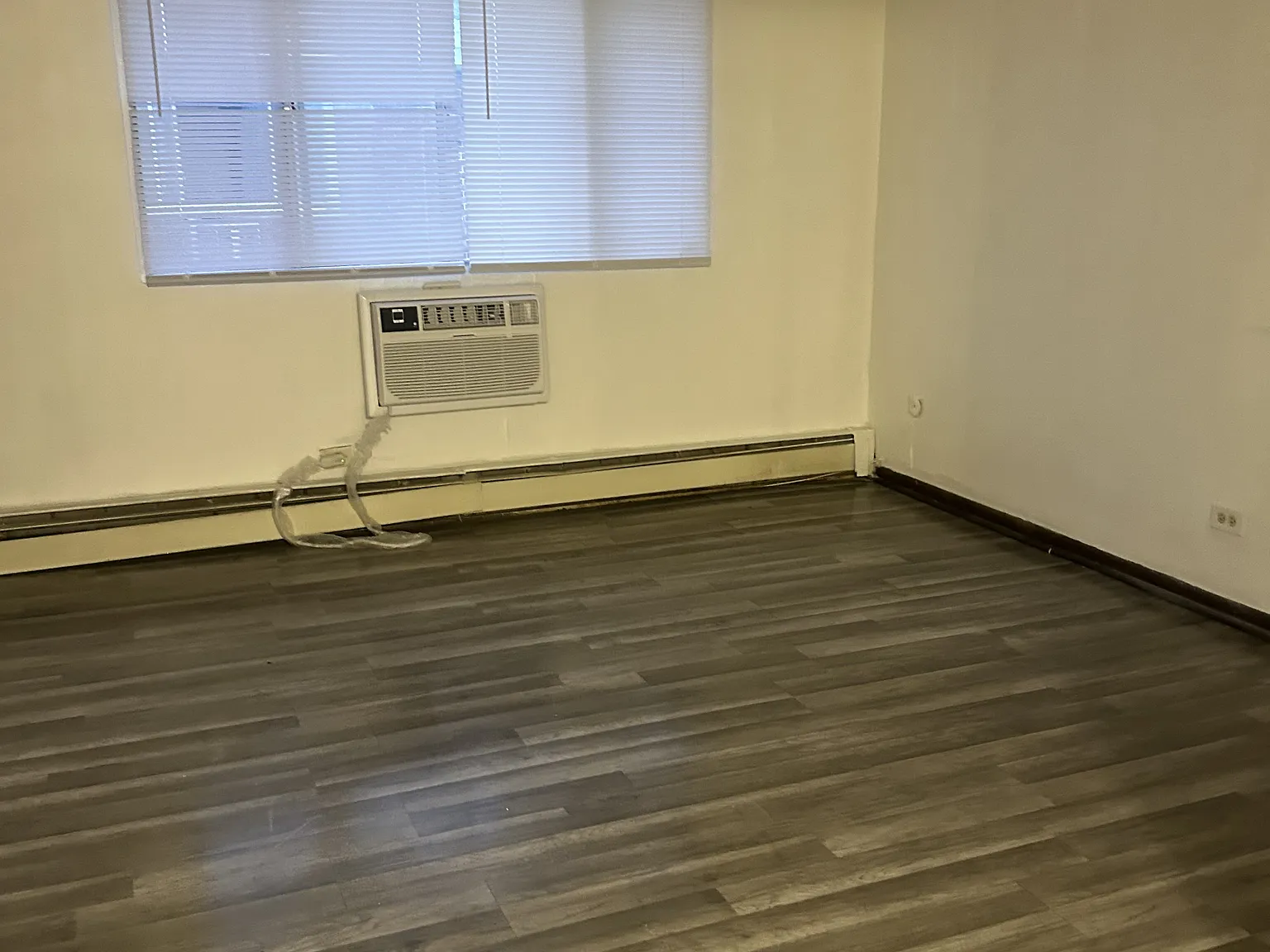 2 bed, 750 sqft, $1,350 — Photo 4