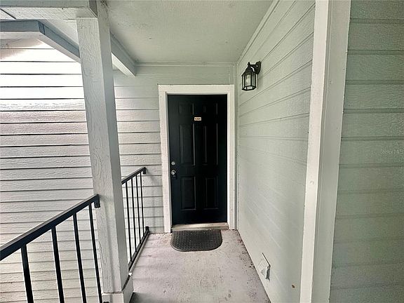2nd image of 2550 N ALAFAYA TRAIL #10305