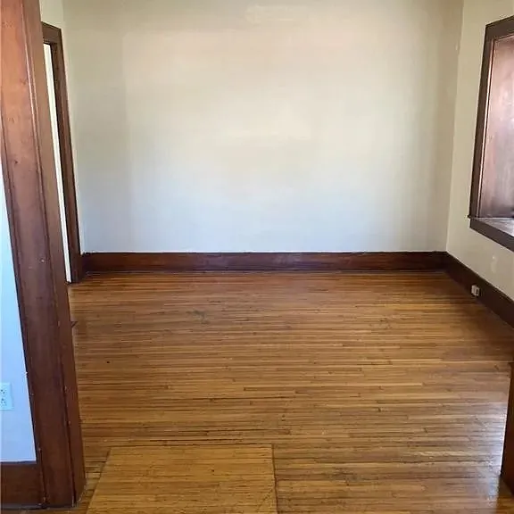 120 Pioneer St — Photo 3
