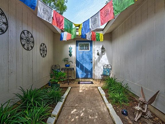 4th image of 13218 Villa Park Dr