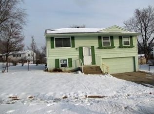 18812 E Salisbury Rd #R, Independence, MO 64056