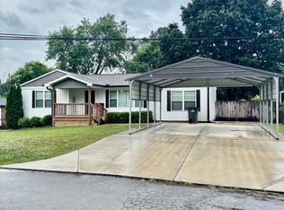 807 Forrest Rd, Rossville, GA 30741