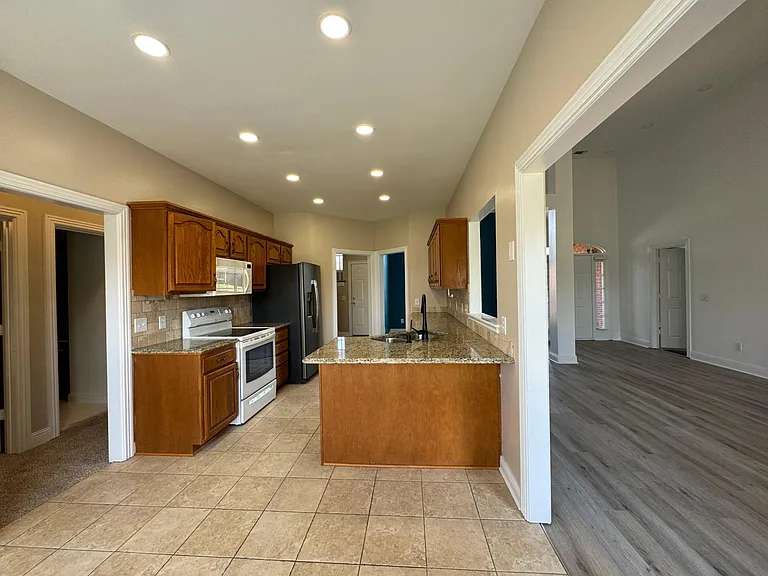 806 Muscogee Way — Photo 24