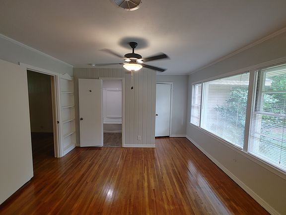 Master bedroom (13 ft x 12 ft) w/ on suite bathroom and walk in closet