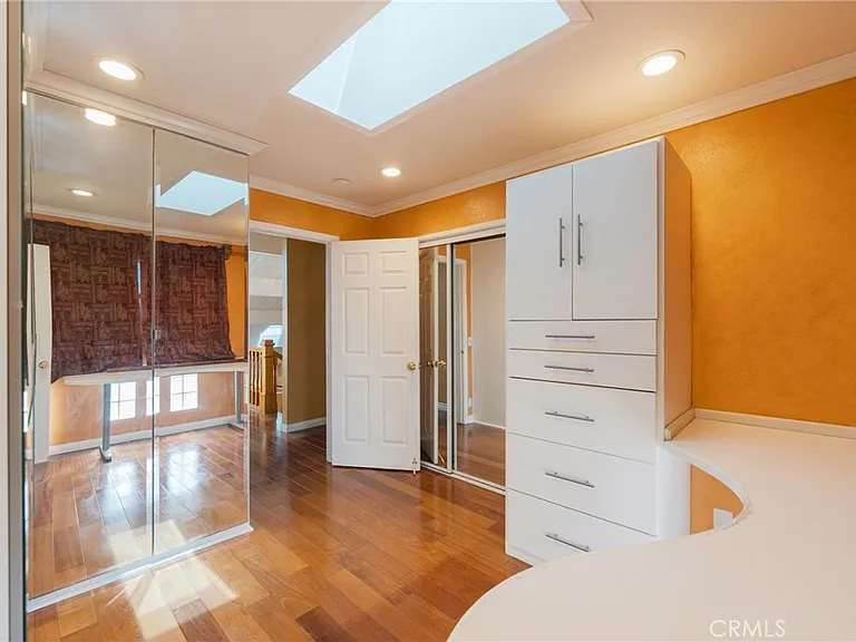 5562 Highland Ave — Photo 21