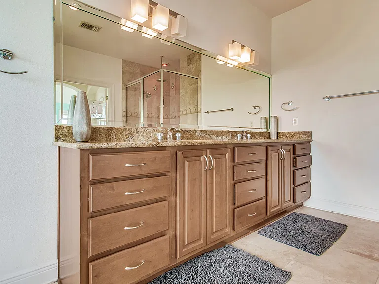 20 Baybridge Dr — Photo 42
