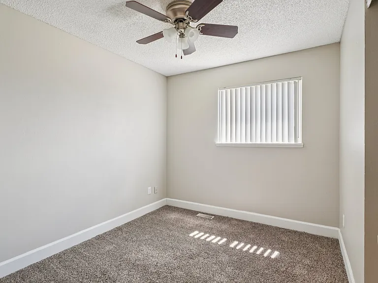 Aspen Townhomes — Photo 18