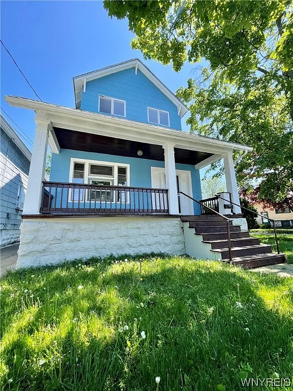 71 Domedion Ave photo 1