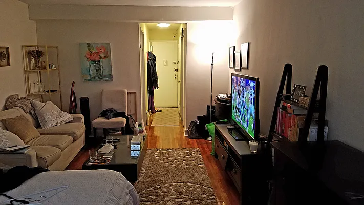 Rented by Apartments by Us | media 13