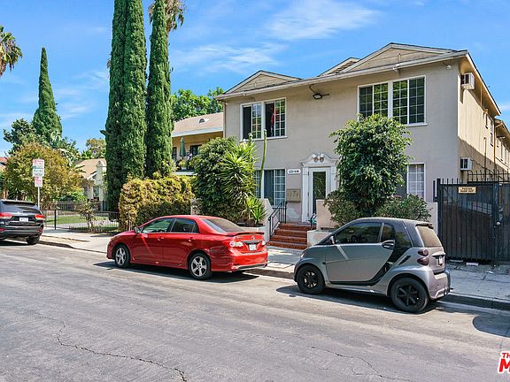3rd image of 6224 De Longpre Ave