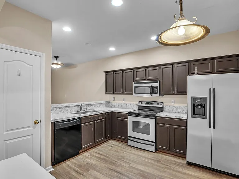 1692 Biscayne Bay Cir — Photo 2