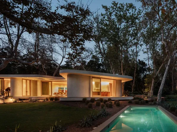 800 Brooktree Rd, Pacific Palisades, CA 90272