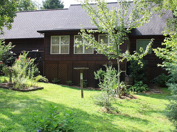3rd image of 60 Grace Ct
