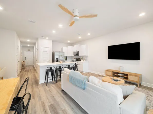 5677 Stellarjay St, Gulf Breeze, FL 32563