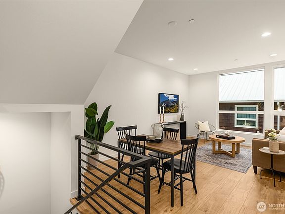 5th image of 4408 D 50th Avenue S
