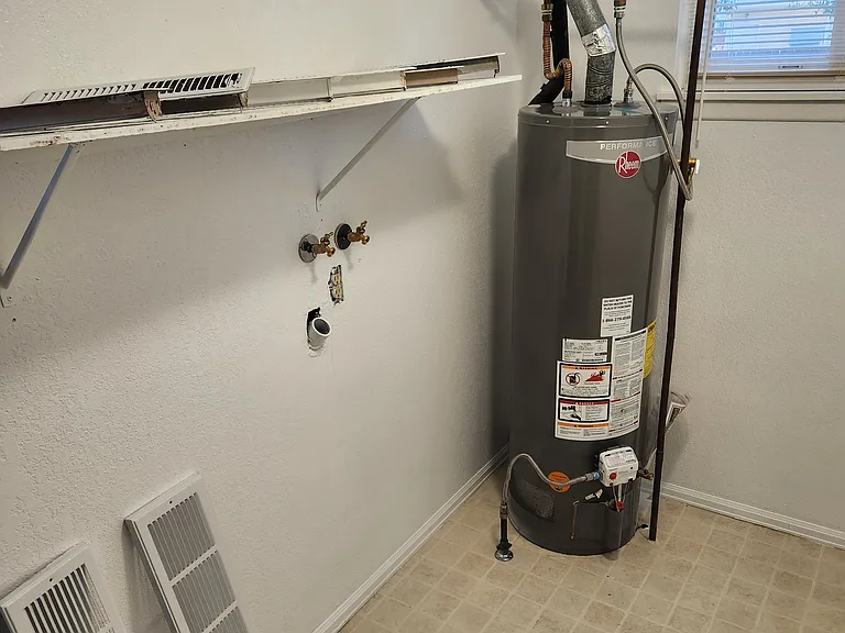 1007 Village Dr — Photo 16