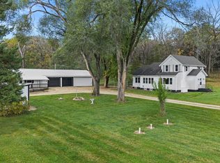 N9029 Fox River Rd, Portage, WI 53901
