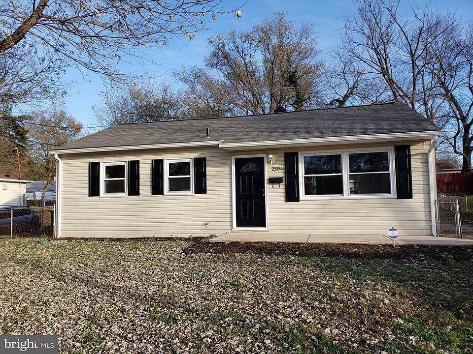 Lovely Remodeled one level home on quiet street