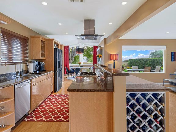 4th image of 2260 E PALMAIRE Avenue