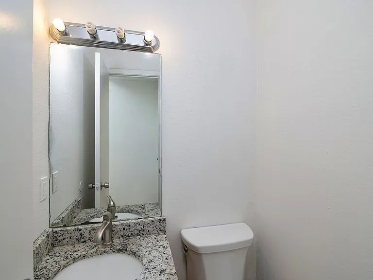 East Landing Townhomes — Photo 15