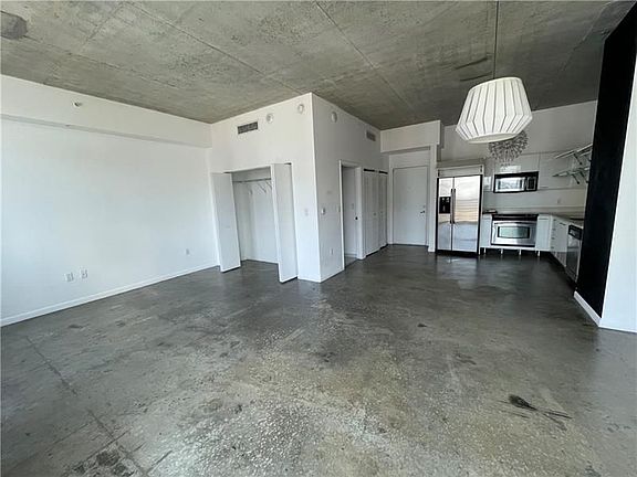 5th image of 133 NE 2nd Ave APT 2011