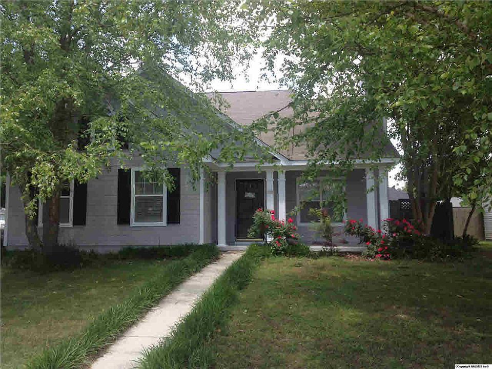 1st image of 214 River Oaks Dr