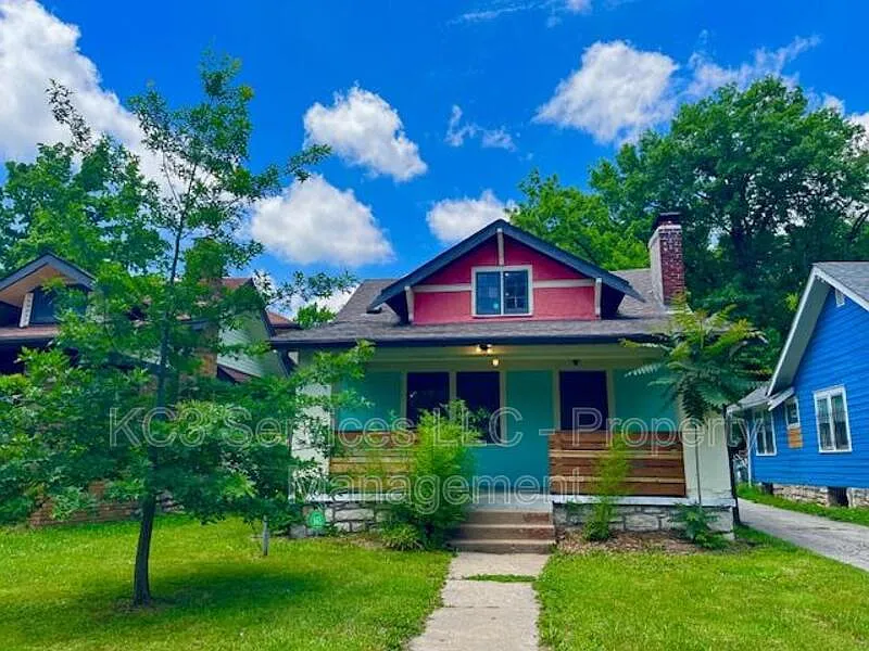 3 bed, 2.0 bath, 1500 sqft, $1,425 — Photo 2