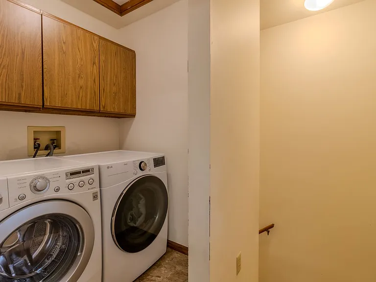 3332 Tibbets Dr — Photo 13