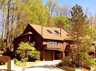 215 Solon Rd UNIT 215A, Chagrin Falls, OH 44022