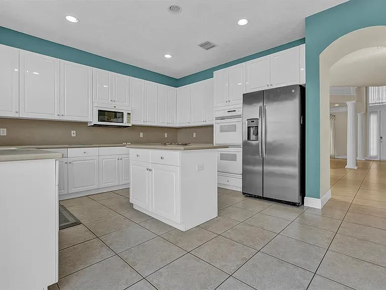 10290 NW 60th Pl — Photo 33