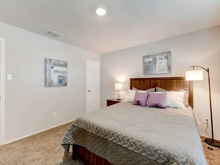 703 Winscott Ave — Photo 7