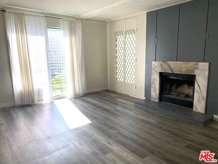 10623 Kinnard Ave — Photo 13