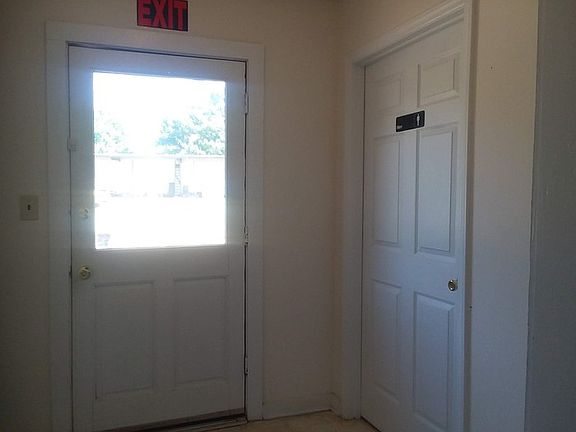 4th image of 230A Orange Grove St